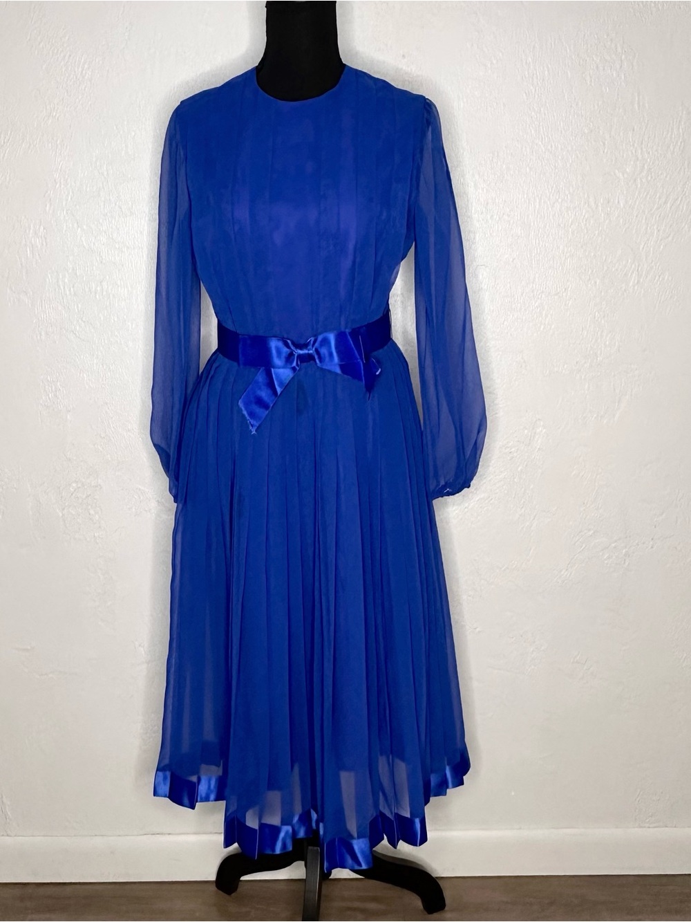 Vintage blue 1970s pleated dress